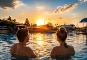Pool bei Sonnenuntergang